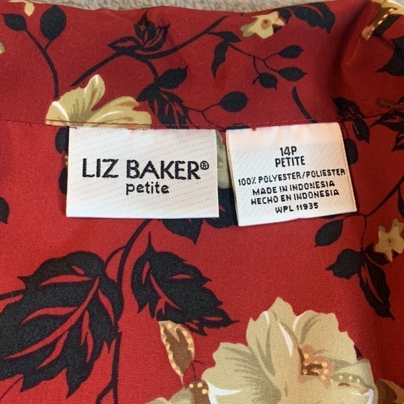 Liz Baker Floral Top - Picture 2 of 5